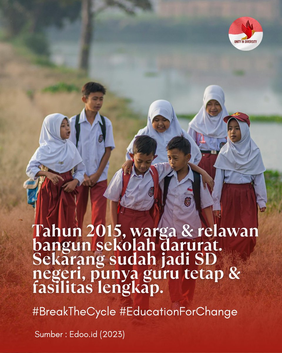 Di tahun 2015, Desa Cilele (Karawang) belum punya sekolah dasar. Anak-anak harus jalan kaki 7 KM buat sekolah. Banyak yang putus di kelas 3.

Pak Oman, mantan sopir angkot memutuskan untuk bertindak.
Melihat anak-anak kesulitan sekolah, Pak Oman bersama warga Desa Cilele