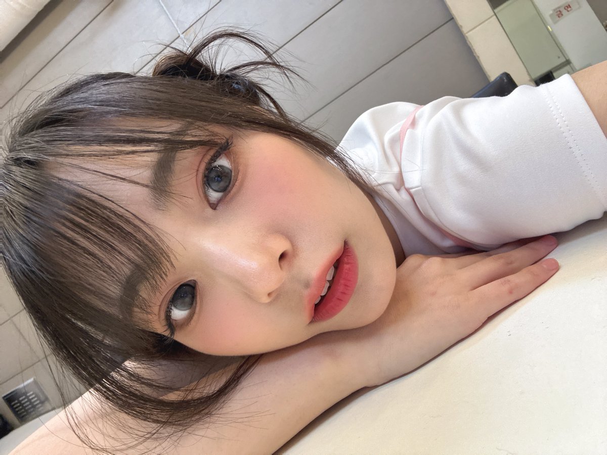 @Weekly_QWER: Jul,29,2025 Siyeon naver fancafe post cafe.naver.com/eggkim/378001?… MINGMING💕 Hi! Did you all see the Bawige fan club?! I'm also first generation member of Bawige, lol Let's be friends!! I'm so happy we finally have a fan club hehe I hope a lot of people join💓 And Pentaport…