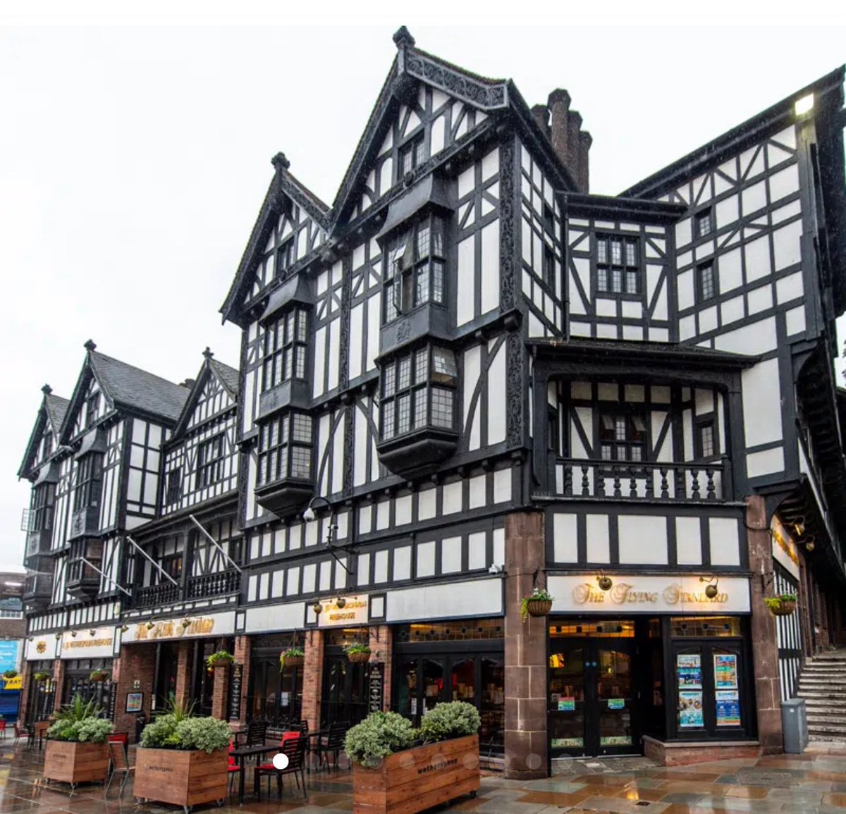 Si eres bético y piensas asistir al partido contra el Coventry. Nos vemos en la previa en el pub:

"The Flying Standard" (2–10 Trinity Street, Coventry, West Midlands, CV1 1FL)

Hora: 3 pm

Banderas al aire y que rujan las gargantas 
🙌💚🇳🇬🇬🇧