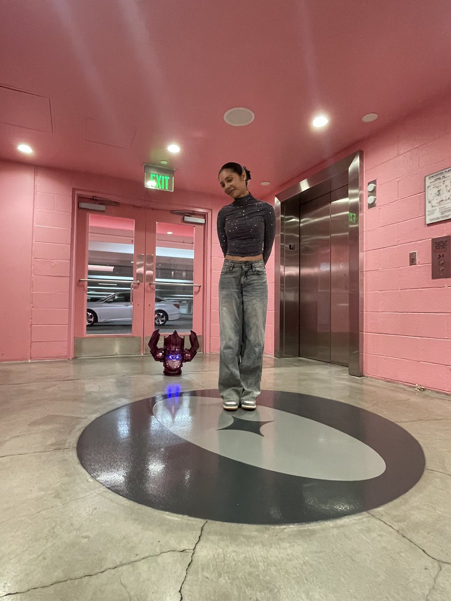 DanielRumbles's tweet image. #FantasticFour With the lady, my very own Silver Surfer 🏄 And the homies @blurayangel and movie crew!!!