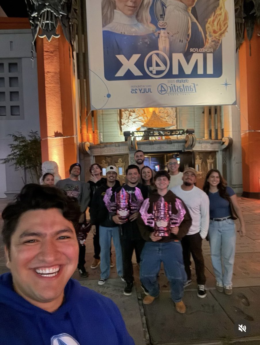 DanielRumbles's tweet image. #FantasticFour With the lady, my very own Silver Surfer 🏄 And the homies @blurayangel and movie crew!!!