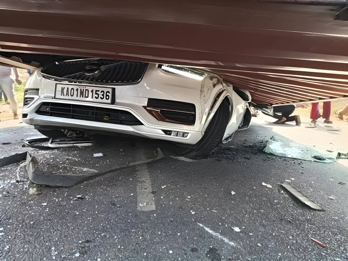 __Amoxicillin_'s tweet image. Prices for Volvo XC90: 1.29 Crores
Government's total Tax : 50 Lakhs
Safety Ratings: 5 ⭐
Even after paying huge amount of tax to Gov, You and your family are unsafe on Indian road.