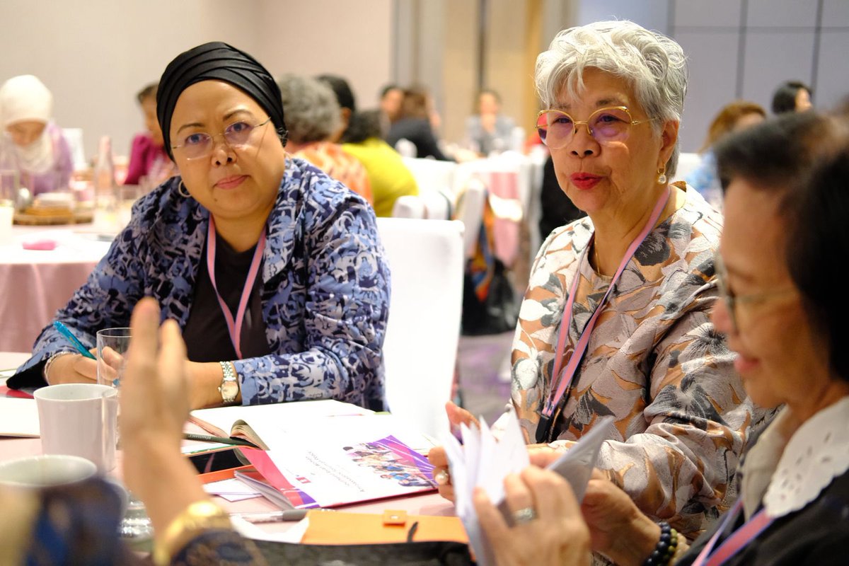 AusASEANEAS's tweet photo. Through our strong networks of diplomats and women peacebuilders we can work together to shape the region we want - peaceful, stable and prosperous. Australia was honoured to support the 2025 Southeast Asian Women Ambassadors’ Forum on Peace held in KL #WPS #conflictprevention https://t.co/WqDxnOH2EH