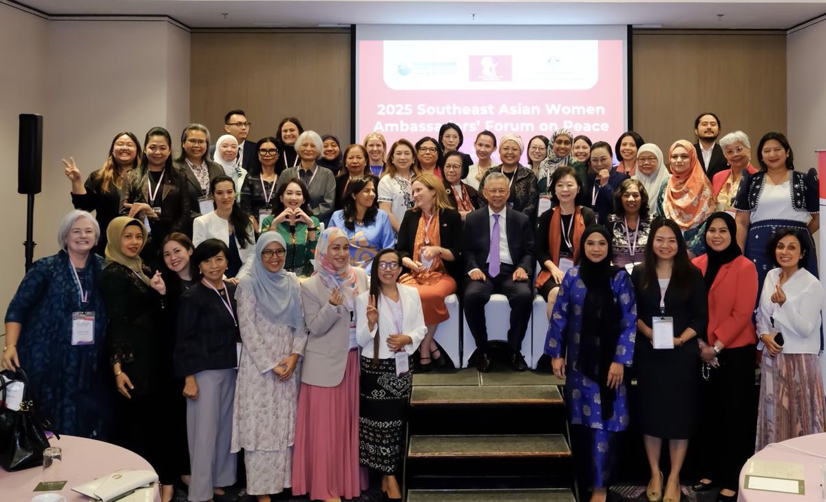 AusASEANEAS's tweet photo. Through our strong networks of diplomats and women peacebuilders we can work together to shape the region we want - peaceful, stable and prosperous. Australia was honoured to support the 2025 Southeast Asian Women Ambassadors’ Forum on Peace held in KL #WPS #conflictprevention https://t.co/WqDxnOH2EH