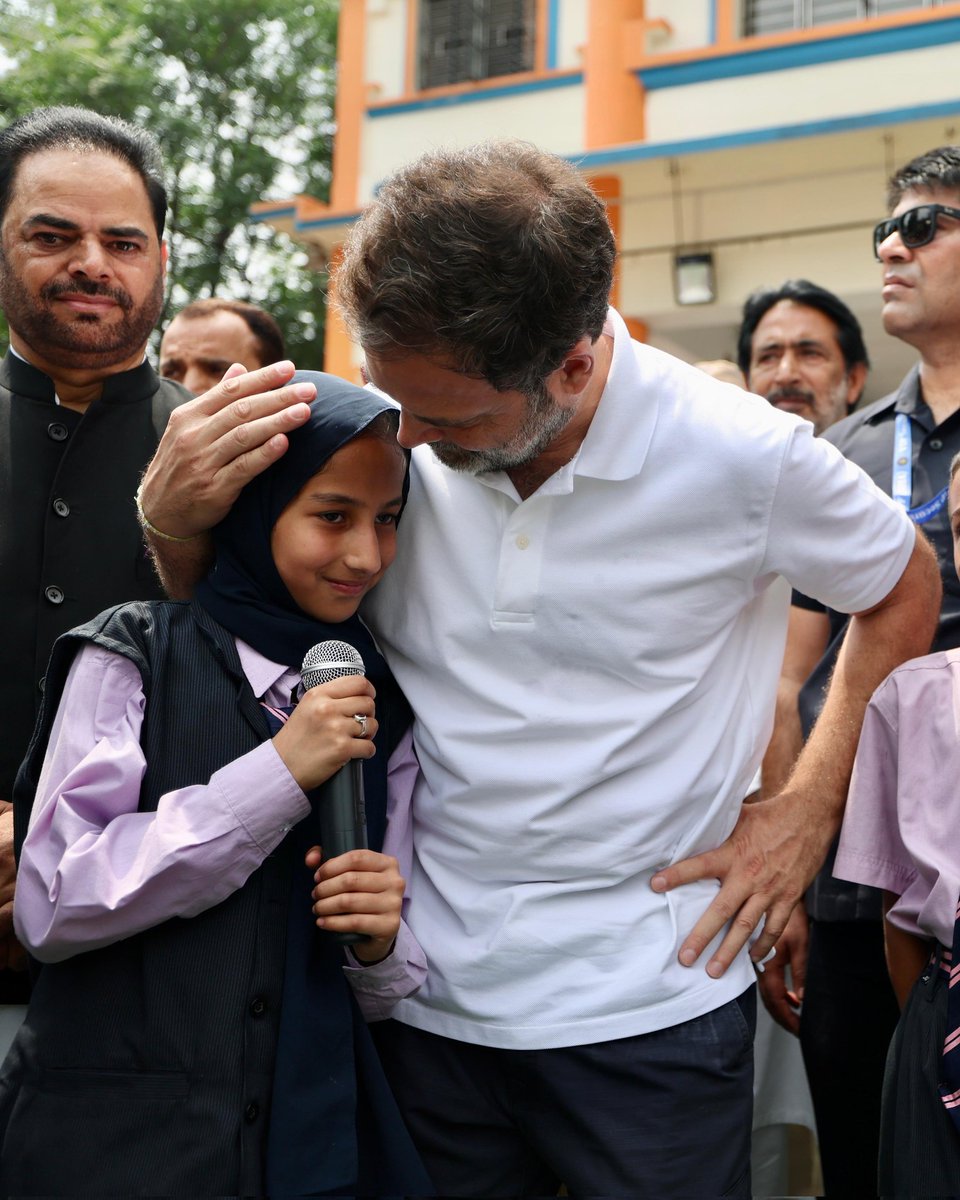 CongressEAS's tweet photo. LoP Rahul Gandhi has "adopted" nearly two dozen children who lost their parents in India-Pakistan conflict following April 22 Pahalgam terrorist attack.

First installment of assistance will be released on Wednesday and will continue until these children complete their education. https://t.co/Wi8FaqZfsM