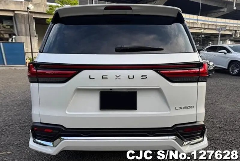 Car_Junction's tweet photo. Brand New 2024 Lexus LX 600 – White | 3.5L Petrol | Automatic
Luxury, Power &amp; Performance Combined!

✨ ZX Package
✨ Low Mileage
✨ Advanced Features &amp; Bold Design

WhatsApp: +818010096000

#LexusLX600 #LuxurySUV #CarJunction #SUVforSale #2024Lexus #PremiumDrive https://t.co/fl4nkGuQBS