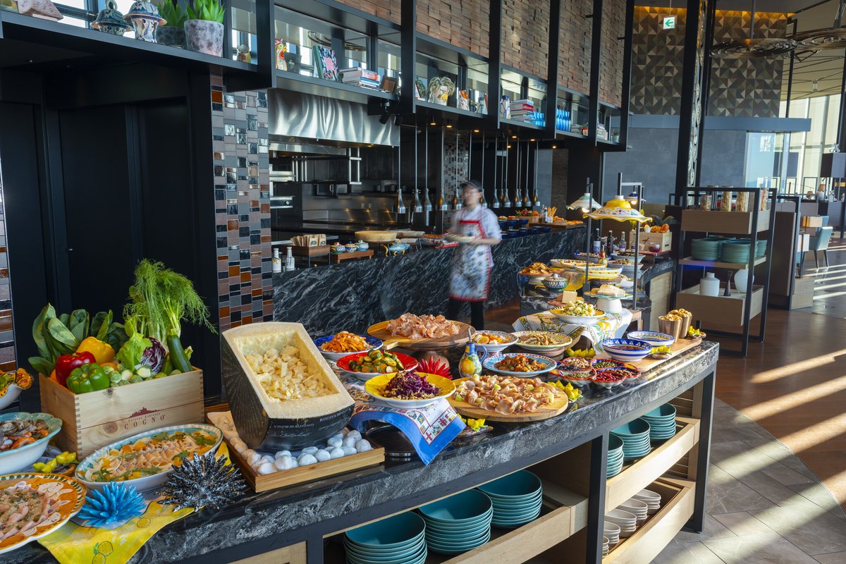 PRTIMES_GOURMET's tweet image. オールデイダイニング 「アトモス・ダイニング」のコンセプトをイタリア料理にリニューアル 地上200mの景色とと... prtimes.jp/main/html/rd/p…