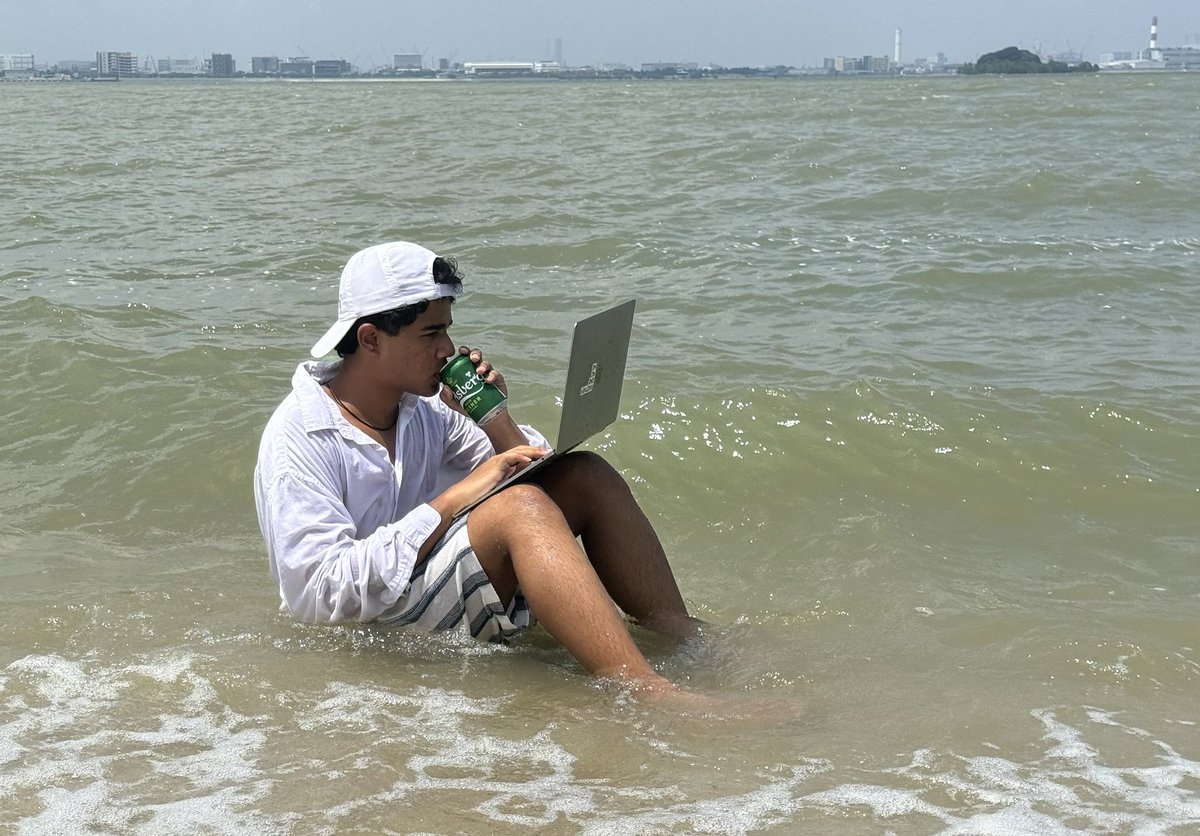 star_yutish's tweet image. whatโs stopping you from coding like this?