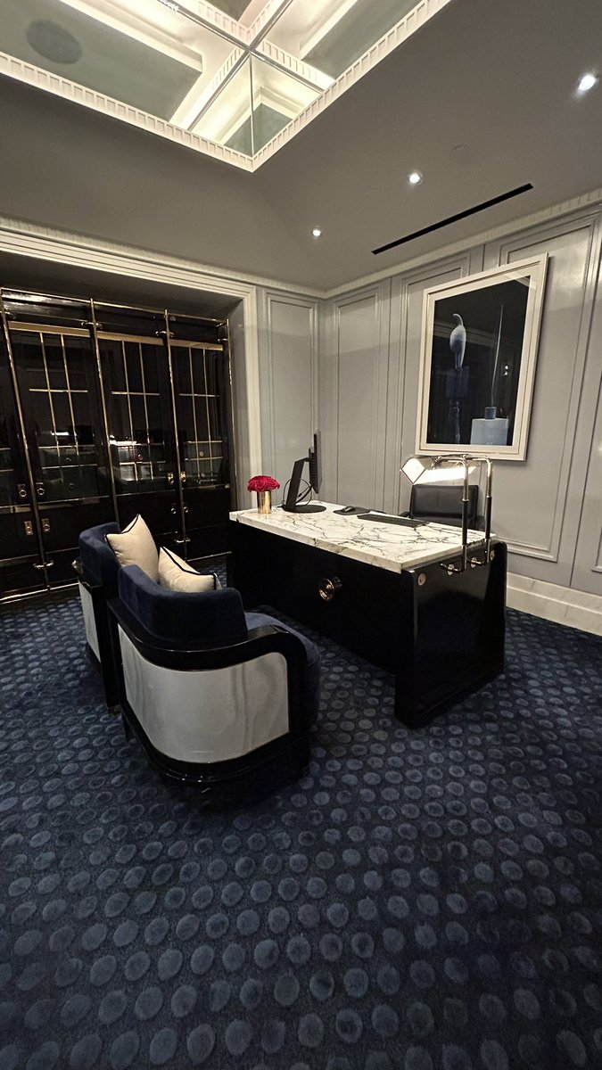 ExpertaViajera's tweet photo. Si es mi hotel preferido en @Vegas la verdad muy lujoso y muy buenas ofertas si te unes a su programa de lealtad @fblasvegas https://t.co/XHuJ3xTrjI