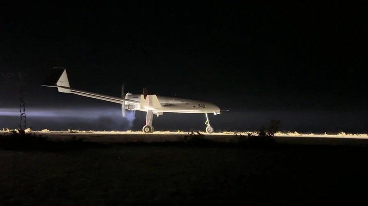 warsurveillance's tweet image. Germany is set to develop long-range combat drones designed for deep-strike operations.
Three industrial teams are currently working on concepts: Airbus partnered with Kratos, Rheinmetall with Anduril, and Helsing.
Source: Handelsblatt
