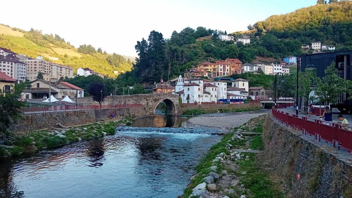 dpprado's tweet image. 👉 VI Curso de Verano de la @UAHes en Cangas del Narcea.
🙏 Enhorabuena a Remedios Menéndez Calvo y a al resto de organizadores.
🦾 Un encuentro ya plenamente consolidado y que aporta mucho al Derecho del Trabajo, a la doctrina iuslaboralista y a la tierra que nos acoge.