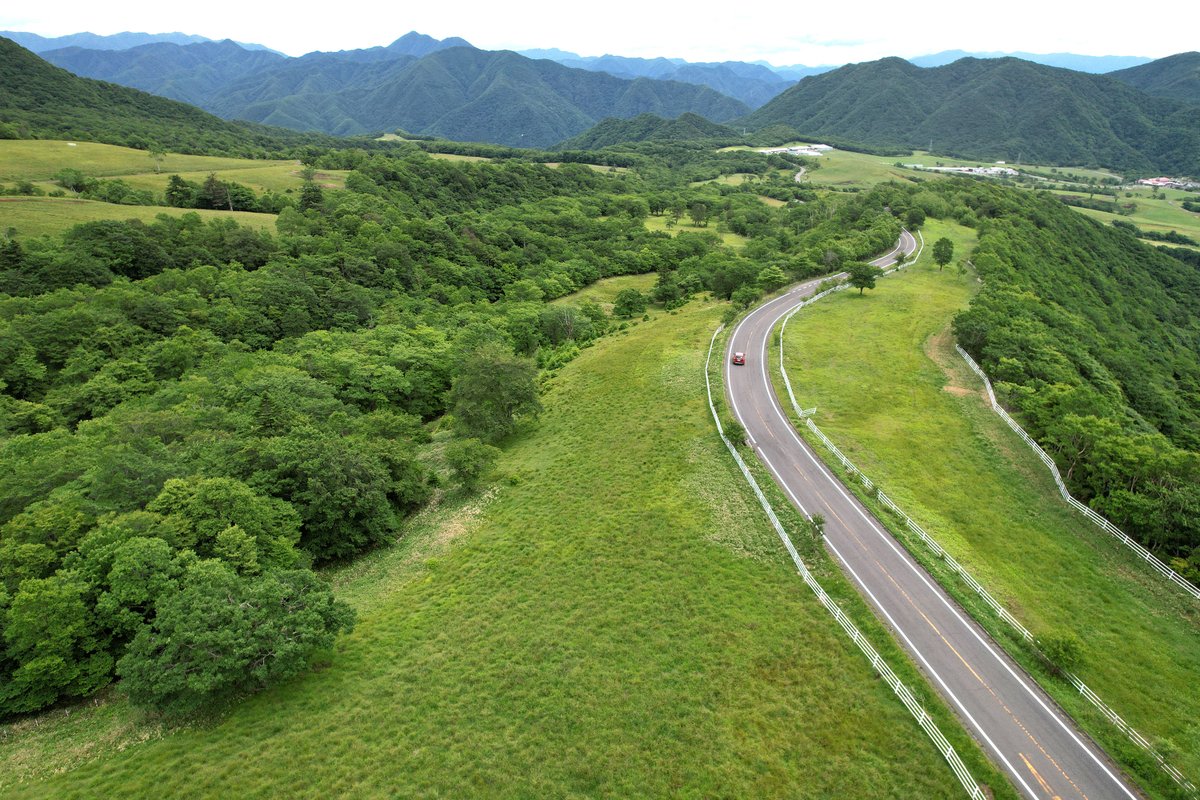【🏍おすすめツーリングロード】

&lt;霧降高原道路/栃木県 &gt;

日光・女峰山の東、霧降高原を走る観光道路。夏はニッコウキスゲの彩りが豊か。所々にパーキングがあり、終点は牧草地が広がる大笹牧場。深い谷になっている六方沢の眺めも見事。

🗺️詳細はこちら▼
web.moto.touring.navitime.jp/touring-roads/…