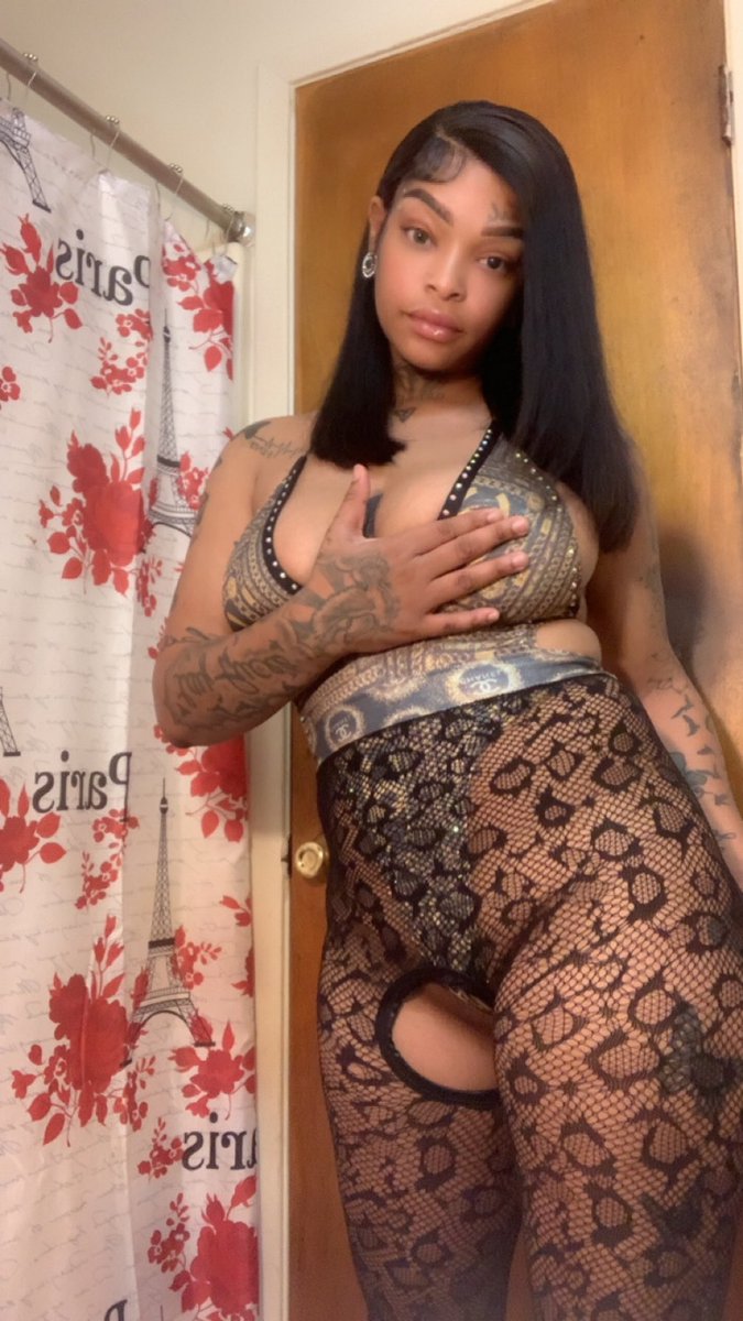 FanetoMula's tweet photo. Exclusive 🥵 https://t.co/VlmES8JBBf