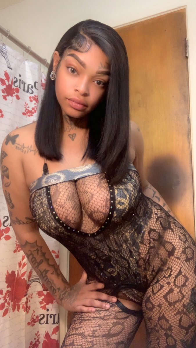 FanetoMula's tweet photo. Exclusive 🥵 https://t.co/VlmES8JBBf
