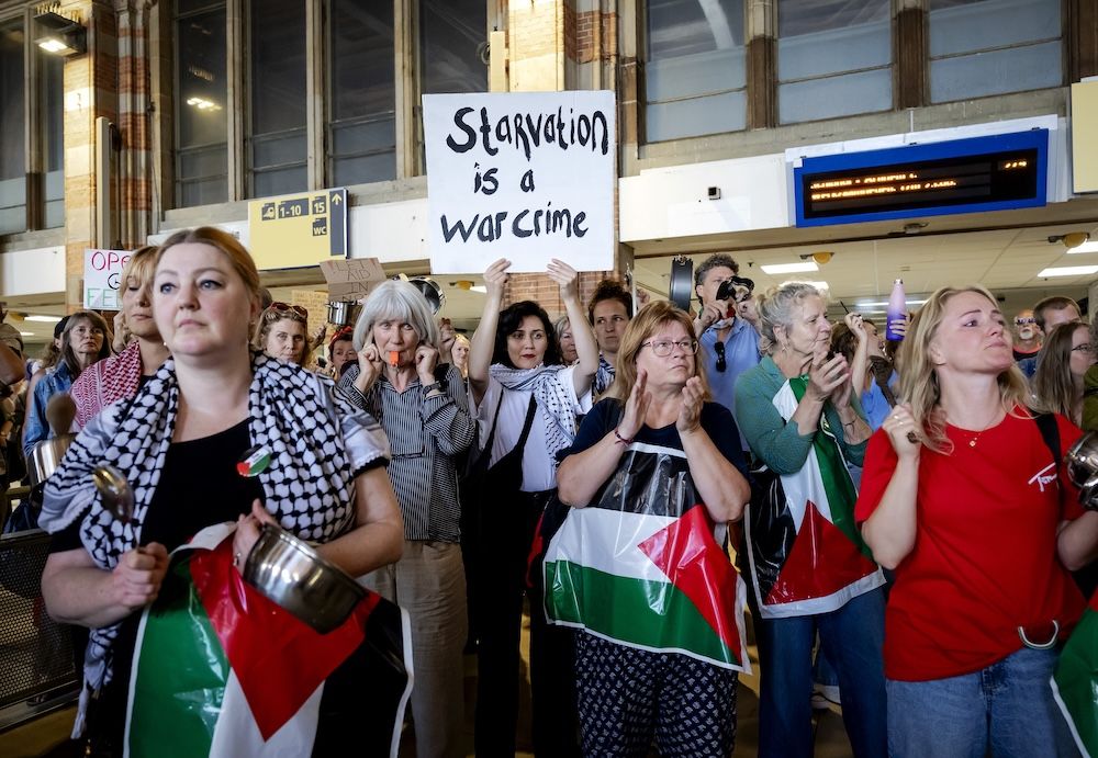 DutchNewsNL's tweet image. Dutch government bans Israeli ministers, backs export curbs dutchnews.nl/?p=255062