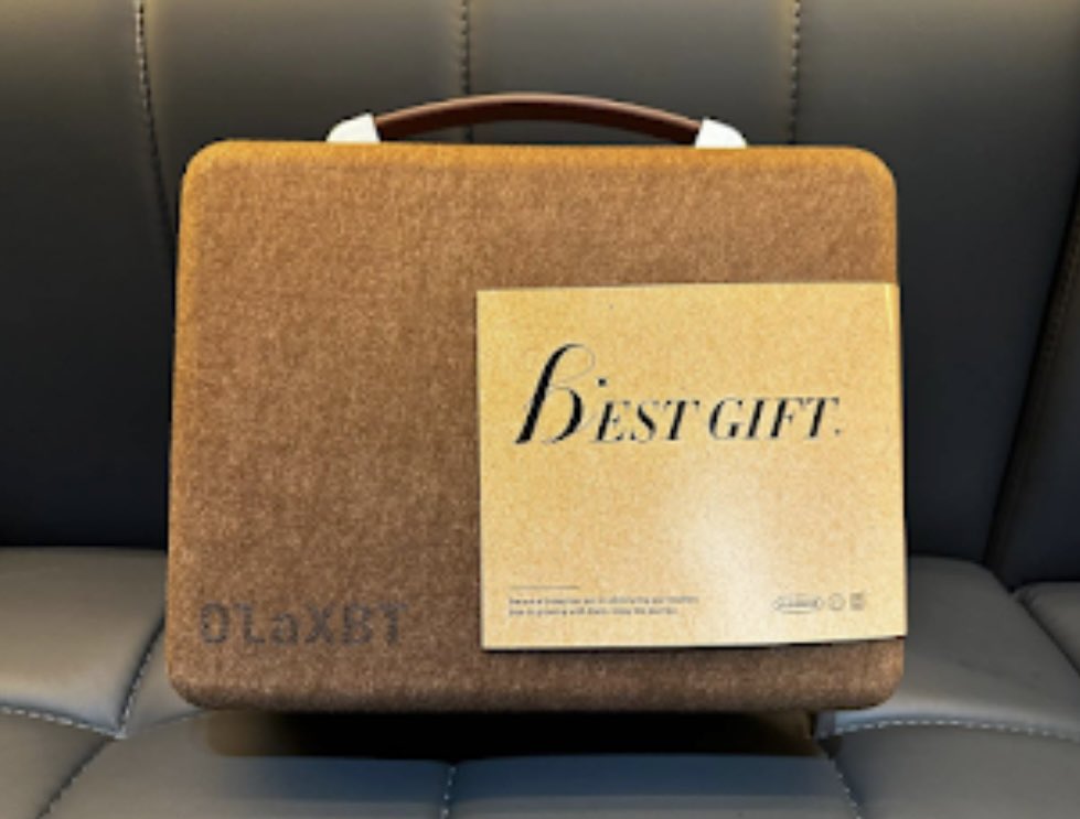 跟<a href="/olaxbt/">olaxbt</a>一起冲 Web3！紫色风暴開啟ing…

奖品：限量版OlaXBT Boxset 1份‼️
截止日期：72h
任务：
1.关注<a href="/CryptoAmandaL/">阿曼达要吃肉Amanda.eth</a> ➕<a href="/olaxbt/">olaxbt</a> 
2.评论 “阿曼达姐姐”

#Web3紫色风暴 #purplealpha