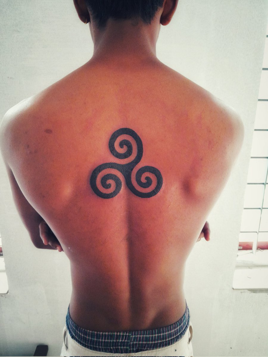 ATP_illusi0n's tweet photo. This isn’t ink.
It’s a warning.🕷️
 #DarkInk #BackTattoo #Triskelion #EdgyArt #TattooDrop #TattooX #InkedVibes #TattooArtist #InkedByMe #BackTattoo #DarkTattoo #InkedUp #TattooDesign #TattooReels  #TattooArt #InkedLife #EdgyVibes #TattooWork #IndiaTattoo #TattooCulture #ArtistOnX https://t.co/cXCzOCflCo