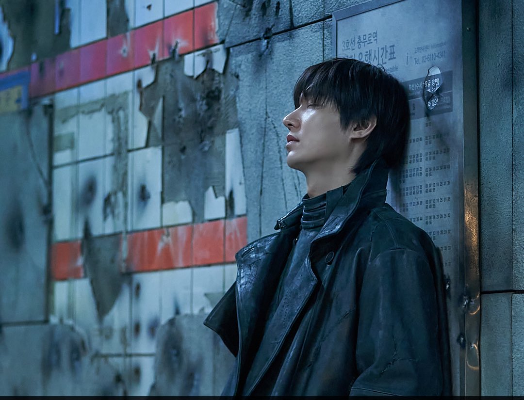amorelmh's tweet image. ,he is a character from whom ripples emerge from an inner calm- waves that originate in silence, yet carry immense impact from their very core.’
#leeminho #yoojoonghyuk #OmniscientReaderTheProphecy