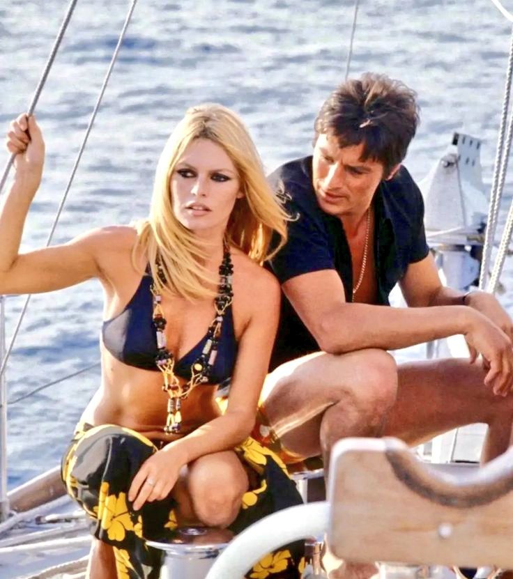 Buenos días 🔆
♡
Bardot &amp; Delon
♥︎
#FelizMartes
