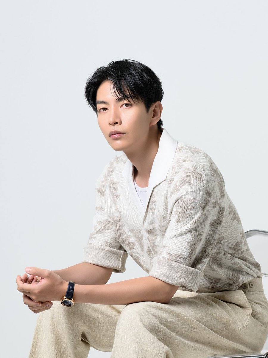 minkifilms's tweet image. i have absolutely nothing ladylike to say... LEE MINKI YOU FINE ASS LOOKING MF RELAX