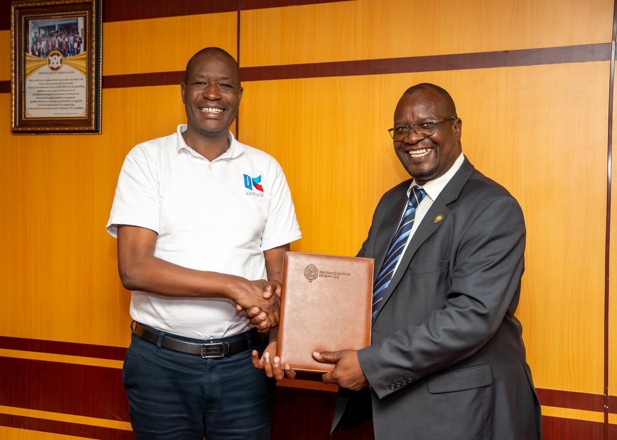 apseakenya's tweet photo. Chairman-@LettingNicholas   held a consultative meeting during which he officially received of “𝐓𝐇𝐄 𝐈𝐍𝐒𝐔𝐑𝐀𝐍𝐂𝐄 𝐏𝐑𝐎𝐅𝐄𝐒𝐒𝐈𝐎𝐍𝐀𝐋𝐒 𝐀𝐂𝐓, 𝟐𝟎𝟐𝟓.” from @Peterkodeny IIK deputy director. In attendance was the Association’s Hon. Sec-Prof.@kenmutuma https://t.co/rFEjwJCV7G