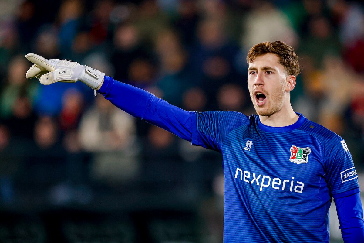 Thread Scouting vidéo : Robin Roefs au LOSC, le remplaçant idéal à Chevalier ?

Lille aurait fait du jeune gardien hollandais sa priorité pour pallier le départ probable de Chevalier. Quelles sont ses qualités, ses axes d'améliorations et pourquoi ce choix ?
