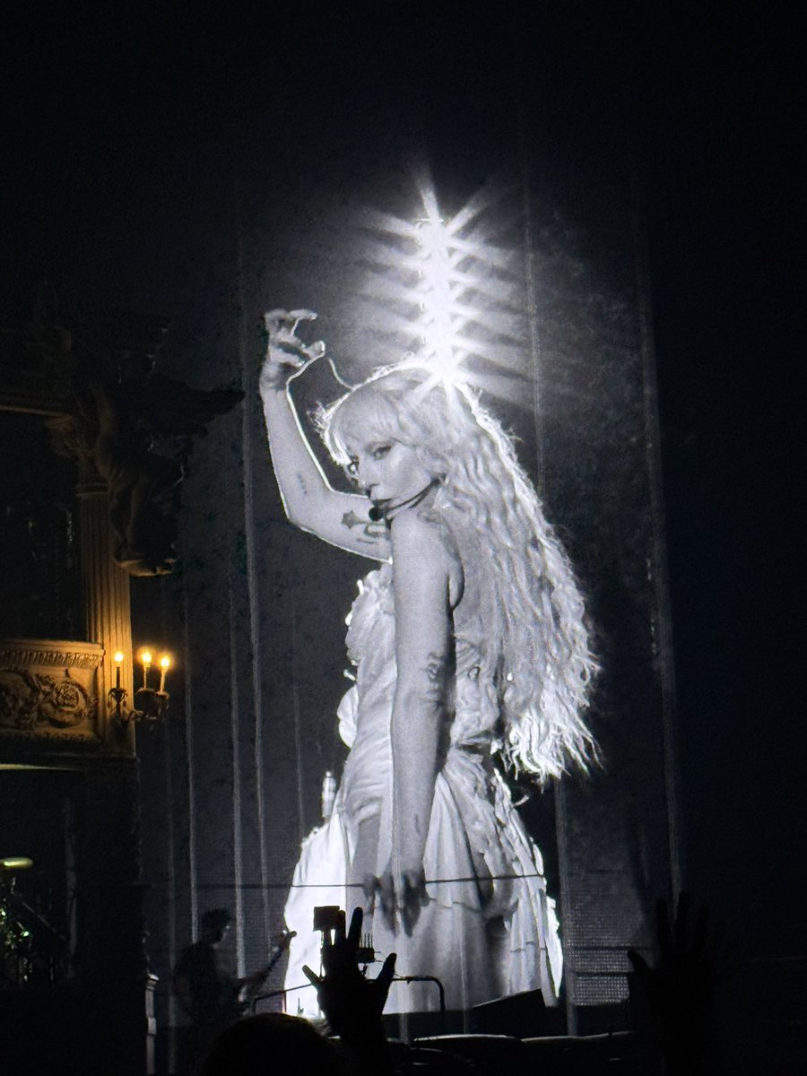 scheisebaby's tweet image. can’t get anymore iconic