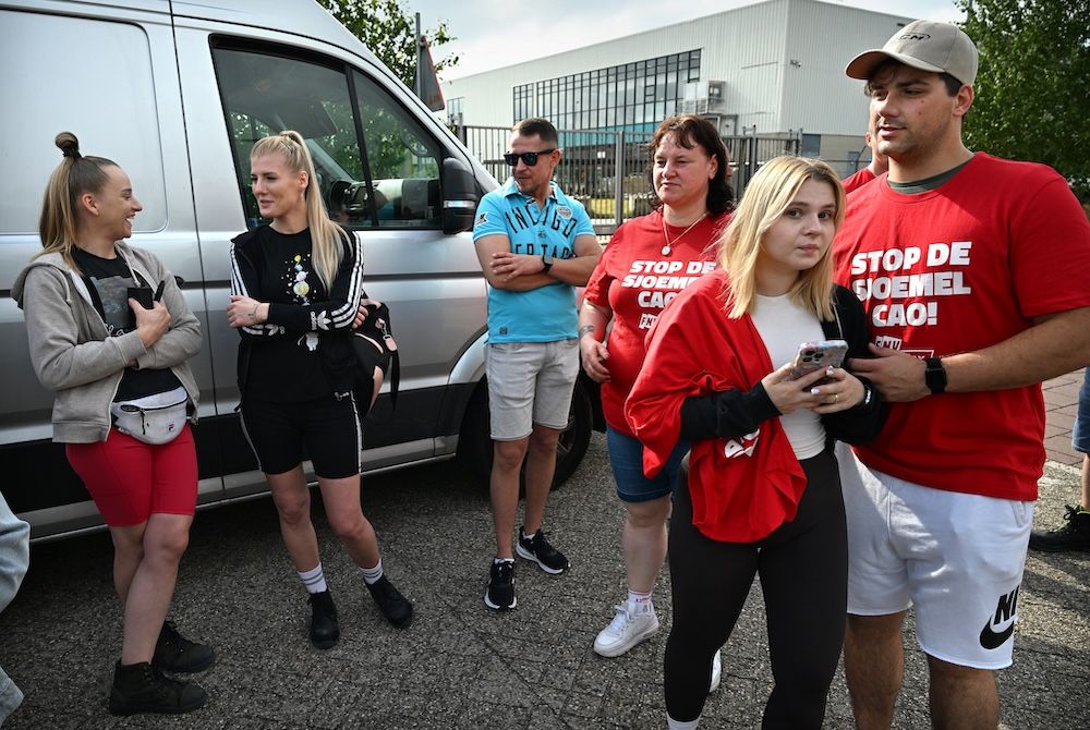 DutchNewsNL's tweet image. Polish workers suspend strike at distribution centres dutchnews.nl/?p=255066