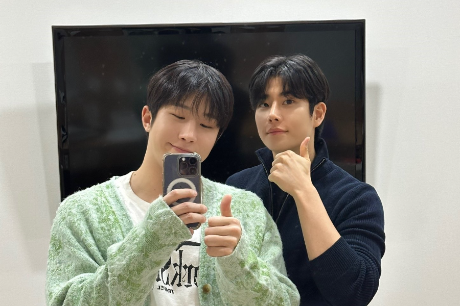 soompi's tweet photo. WATCH: #ASTRO’s #MJ And #JinJin Tease New Unit #ZOONIZINI For First Mini Album “DICE”
https://t.co/MscBfORM9z https://t.co/ExHc8TxWer