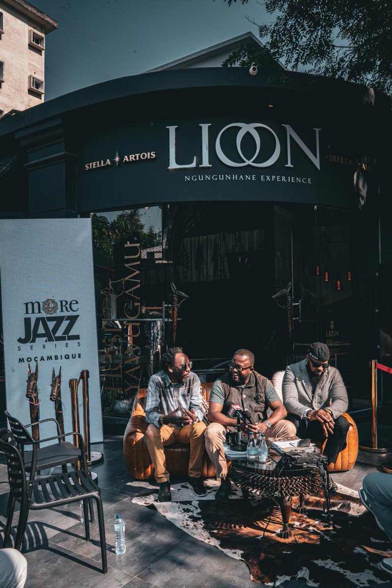 MoreiraProject's tweet image. Maputo - Moçambique 🇲🇿 #lionexperience
Press Conference of the launch of new single “Dá ou não Da” featuring Mr Kuka. Gonçalo Mabunda and Mr Kuka thank you for the opportunity of collaboration! 
#Vamosvencer #inculturewetrust🎷🌍 #nossotempoéagora💫