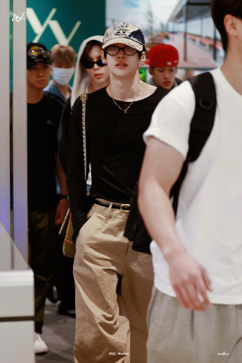 wantbin_'s tweet image. 250729 広島🛬
#라이즈 #원빈