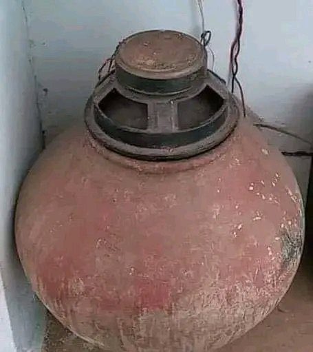 VBakashaba3679's tweet image. You may think this is a bomb but this used to fan in my child hood