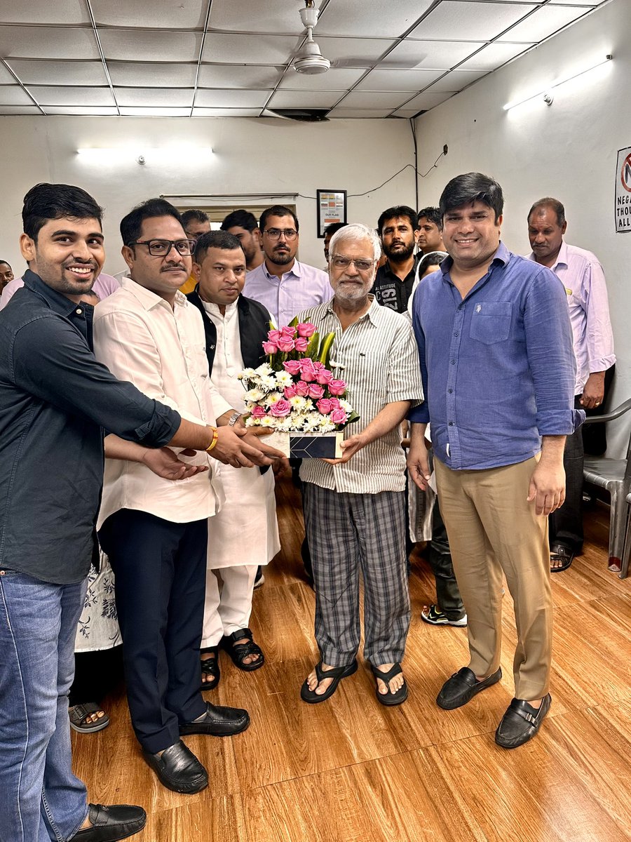 वरिष्ठ कांग्रेस नेता, पूर्व विधानसभा अध्यक्ष डॉ. सीपी जोशी जी को जन्मदिवस के अवसर पर उनके आवास पर मुलाकात कर बधाई दी।

मैं ईश्वर से आपके स्वस्थ व दीर्घायु जीवन की कामना करता हूं।
<a href="/drcpjoshi/">Dr. C.P. Joshi</a>