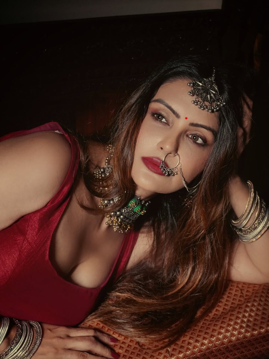 🌈⃤🦋💎🎀 𝒫𝓇𝑒𝒸𝒾❀𝓊𝓈 𝒮🌞𝓊𝓁 🎀💎🌈⃤🦋 (@alfaaze_ishq) on Twitter photo <a href="/palak_cute_girl/">palak Bhatt....🫅🎀</a> <a href="/Ro_shnii_165/">ᏒᎧֆᏂᏁᎥi</a> <a href="/bawa8267/">jiwan bawa</a> <a href="/_n0tty_/">👸 Goddess 👸</a> <a href="/Vipin2271/">vipin</a> <a href="/M_A_N_V786/">♏⛎♑⛎♈</a> <a href="/Komal__bhatiya/">🐍🐍ज़हरीली नागिन</a> <a href="/mohitamishra90/">🎀 𝑀🌺𝒽𝒾𝓉𝒶 🎀</a> <a href="/MonaChaudhary08/">𝕄 𝕆 ℕ 𝕀 ℂ 𝔸</a> <a href="/DreamGirlSavi/">Savita 🪽</a> <a href="/khichar222/">SChoudhary ☔🍒</a> <a href="/i_am_yukti/">💕 Yukti 💕</a> <a href="/PoojaTi86898528/">Pooja Tiwari</a> <a href="/Queensugandha/">Sugandha Sharma</a> <a href="/Priyankar0968/">👸℘ʀͥιʏͣᴀͫɴκᴀ💙🎀🐦</a> 💕🤗
जिसे देखूं तो लगे जैसे बहारों की बात हो
उसके होने से ही हर पल में राहत की बात हो
जिसे चाहा उसी में हमने खुद को पा लिया
वो ना हो साथ तो लगता है जैसे सब कुछ अधूरा सा रह गया
उसकी मुस्कान में बसी है मेरी दुनिया की रौशनी
वो ही मेरी मोहब्बत, वो ही मेरी जिंदगी की आखिरी कहानी!! <a href="/palak_cute_girl/">palak Bhatt....🫅🎀</a> <a href="/Ro_shnii_165/">ᏒᎧֆᏂᏁᎥi</a> <a href="/bawa8267/">jiwan bawa</a> <a href="/_n0tty_/">👸 Goddess 👸</a> <a href="/Vipin2271/">vipin</a> <a href="/M_A_N_V786/">♏⛎♑⛎♈</a> <a href="/Komal__bhatiya/">🐍🐍ज़हरीली नागिन</a> <a href="/mohitamishra90/">🎀 𝑀🌺𝒽𝒾𝓉𝒶 🎀</a> <a href="/MonaChaudhary08/">𝕄 𝕆 ℕ 𝕀 ℂ 𝔸</a> <a href="/DreamGirlSavi/">Savita 🪽</a> <a href="/khichar222/">SChoudhary ☔🍒</a> <a href="/i_am_yukti/">💕 Yukti 💕</a> <a href="/PoojaTi86898528/">Pooja Tiwari</a> <a href="/Queensugandha/">Sugandha Sharma</a> <a href="/Priyankar0968/">👸℘ʀͥιʏͣᴀͫɴκᴀ💙🎀🐦</a> 💕🤗
जिसे देखूं तो लगे जैसे बहारों की बात हो
उसके होने से ही हर पल में राहत की बात हो
जिसे चाहा उसी में हमने खुद को पा लिया
वो ना हो साथ तो लगता है जैसे सब कुछ अधूरा सा रह गया
उसकी मुस्कान में बसी है मेरी दुनिया की रौशनी
वो ही मेरी मोहब्बत, वो ही मेरी जिंदगी की आखिरी कहानी!!
