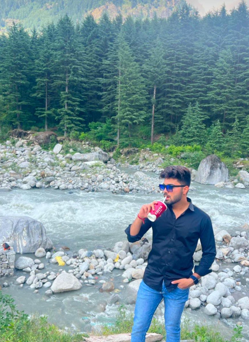 जन्मदिन की ढेर सारी शुभकामनाएँ गौरव बेटा आप नेक रास्ते पर चलते रहो समाज की खूब सेवा करो।