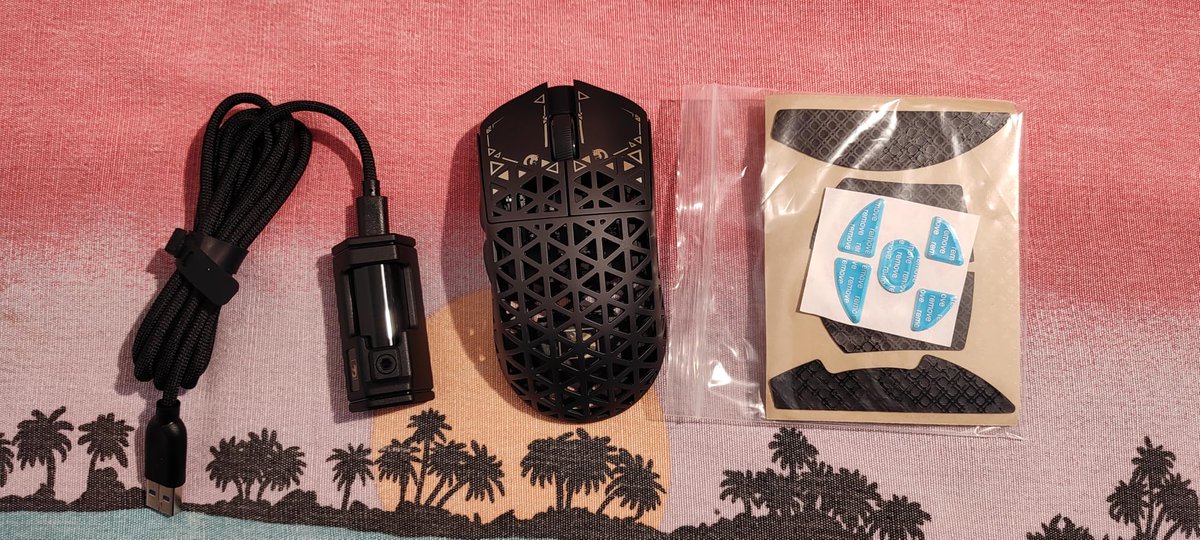 MAMBASNAKESTAR's tweet photo. 🐍MAMBASNAKE M5 Ultra Carbon Fiber 8000Hz Wireless Gaming Mouse✨
⏲️It's time for a competitive game💥
🛒Where to buy:https://t.co/iON4Sq7rcl🫲
#mambasnake #M5Ultra #mouse #gamingmouse #lightmouse #wirelessmouse #competitive #game #setup #desktop #ESPORTS https://t.co/41QrjeIHW9