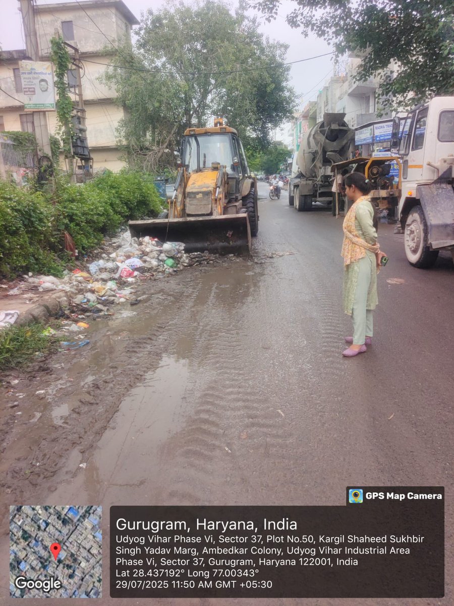 MunCorpGurugram's tweet photo. #IntensiveSanitationDrive जारी है
#Sector112, #UdhyogVihar #Sector37
आइए मिलकर रखें अपने क्षेत्र को साफ़ और स्वच्छ! 🧹🇮🇳 #स्वच्छभारत #CleanCity #TeamMCG https://t.co/N5ESeHVMFD