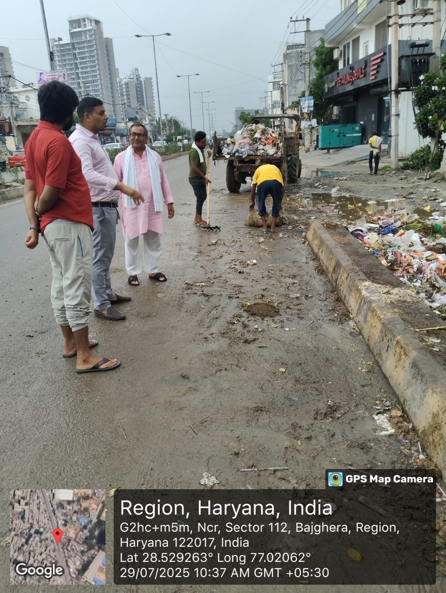 MunCorpGurugram's tweet photo. #IntensiveSanitationDrive जारी है
#Sector112, #UdhyogVihar #Sector37
आइए मिलकर रखें अपने क्षेत्र को साफ़ और स्वच्छ! 🧹🇮🇳 #स्वच्छभारत #CleanCity #TeamMCG https://t.co/N5ESeHVMFD