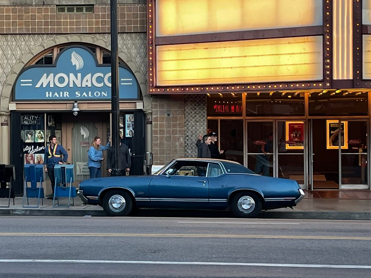 New pics from #onceuponatimeinhollywood2 set