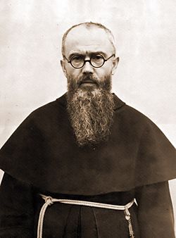 During WW2, Saint Maximilian Kolbe was arrested by the Germans and deported to KL Auschwitz.

#OTD in 1941, after a prisoner escaped, he volunteered to die in place of another man selected for starvation.

After nearly two weeks, he was killed by a phenol injection.