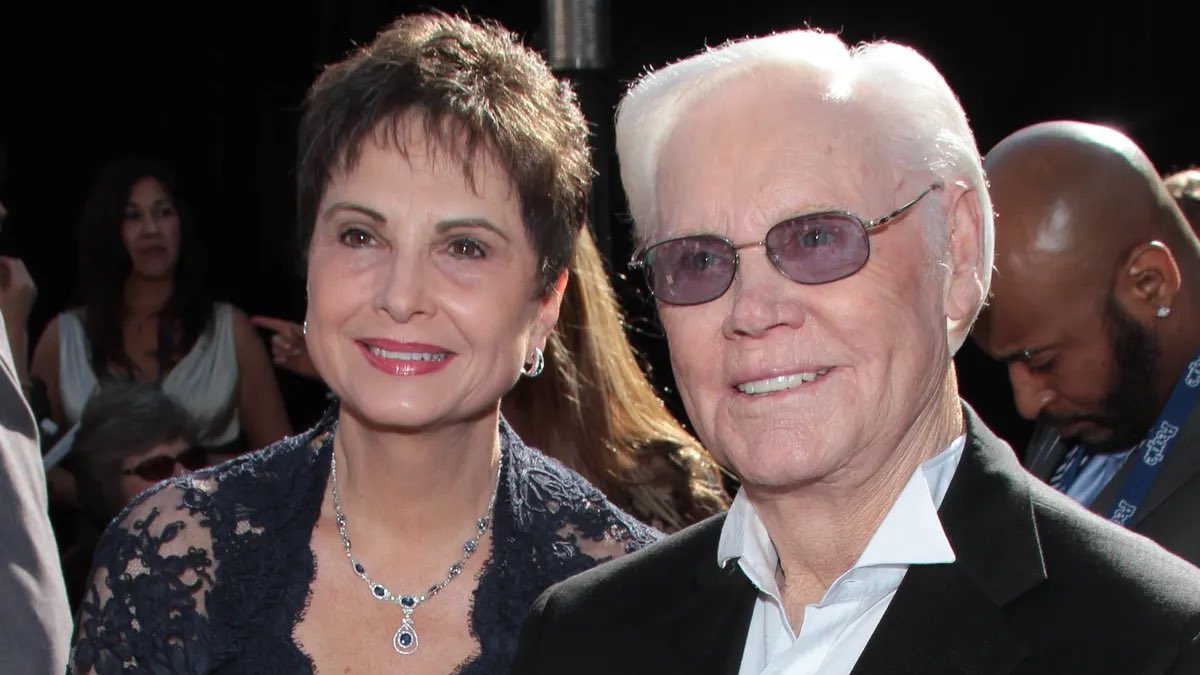 ZuccaraFabio's tweet image. JUST IN 🚨
$17 Million in XRP Allegedly Stolen From Widow of Country Music Legend George Jones
Read more 👇🏼