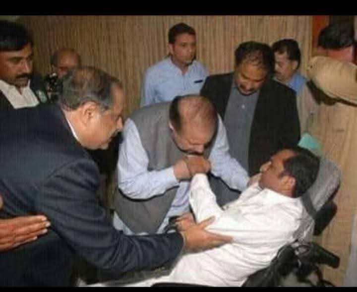 چوہدری شاہد محمود (@csmr786) on Twitter photo لیاقت پور میں مسلم لیگ کے لیے سب سے زیادہ خدمات دینے والا شخص کئی سالوں سے ریڑھ کے ہڈی ٹوٹنے کے باعث بستر پر ھے۔ جنرل سیکرٹری لیاقت پور اختر صدیقی بٹ شدید علیل ھے، میم آپ سے ریکوئسٹ ھے ہنگامی بنیادوں پر اقدامات کراکے جلدازجلد کسی اچھے ہاسپٹل میں ایڈمٹ کروائے🙏
<a href="/MaryamNSharif/">Maryam Nawaz Sharif</a> لیاقت پور میں مسلم لیگ کے لیے سب سے زیادہ خدمات دینے والا شخص کئی سالوں سے ریڑھ کے ہڈی ٹوٹنے کے باعث بستر پر ھے۔ جنرل سیکرٹری لیاقت پور اختر صدیقی بٹ شدید علیل ھے، میم آپ سے ریکوئسٹ ھے ہنگامی بنیادوں پر اقدامات کراکے جلدازجلد کسی اچھے ہاسپٹل میں ایڈمٹ کروائے🙏
<a href="/MaryamNSharif/">Maryam Nawaz Sharif</a>