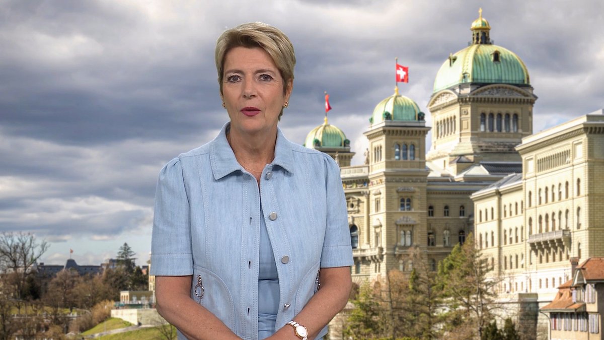 Bundesrat • Conseil fédéral • Consiglio federale (@br_sprecher) on Twitter photo 🇨🇭Swiss President <a href="/keller_sutter/">Karin Keller-Sutter</a> wishes the 826,700 #swissabroad a happy #SwissNationalDay #1august #1agosto #1août #5teschweiz
📽️Grusswort: eda.admin.ch/eda/de/home/le…
📽️️Allocution: eda.admin.ch/eda/fr/dfae/vi…
📽️Allocuzione: eda.admin.ch/eda/it/dfae/vi…
📽️Greetings: eda.admin.ch/eda/en/fdfa/li… 🇨🇭Swiss President <a href="/keller_sutter/">Karin Keller-Sutter</a> wishes the 826,700 #swissabroad a happy #SwissNationalDay #1august #1agosto #1août #5teschweiz
📽️Grusswort: eda.admin.ch/eda/de/home/le…
📽️️Allocution: eda.admin.ch/eda/fr/dfae/vi…
📽️Allocuzione: eda.admin.ch/eda/it/dfae/vi…
📽️Greetings: eda.admin.ch/eda/en/fdfa/li…