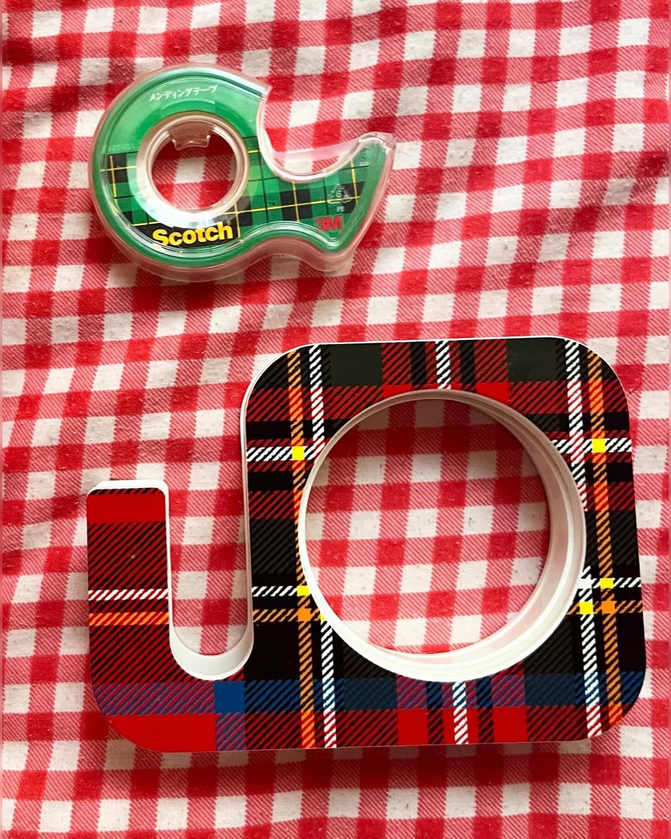 あ！ScotchテープのScotchってスコットランドの！だからタータンチェック使ってるのね！って今更気づいたローラーマニアです。 #スコッチテープ #scotchtape