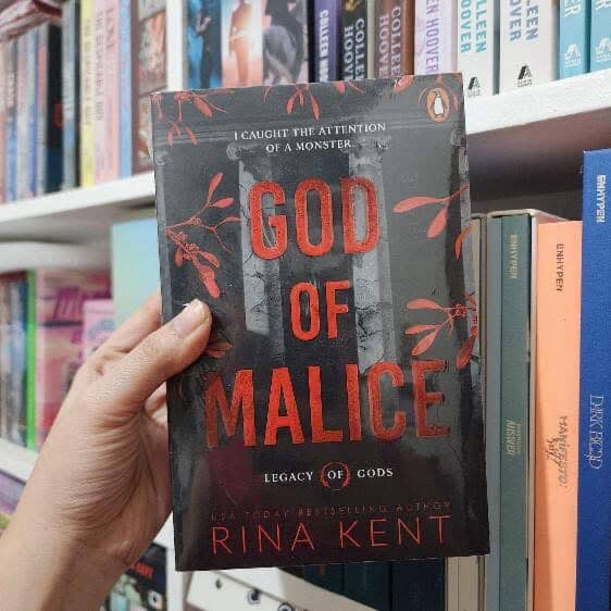 fandomlybookish's tweet image. WTS / LFB BOOKS | DECLUTTERING SALE 🥳

Bittersweet Memories by Catharina Maura - 850php
Phantasma by Kaylie Smith - 700php
God of Malice (UK ed) by Rina Kent - 700php 

Brand new and never been read. 
FREE SHIPPING 🥳