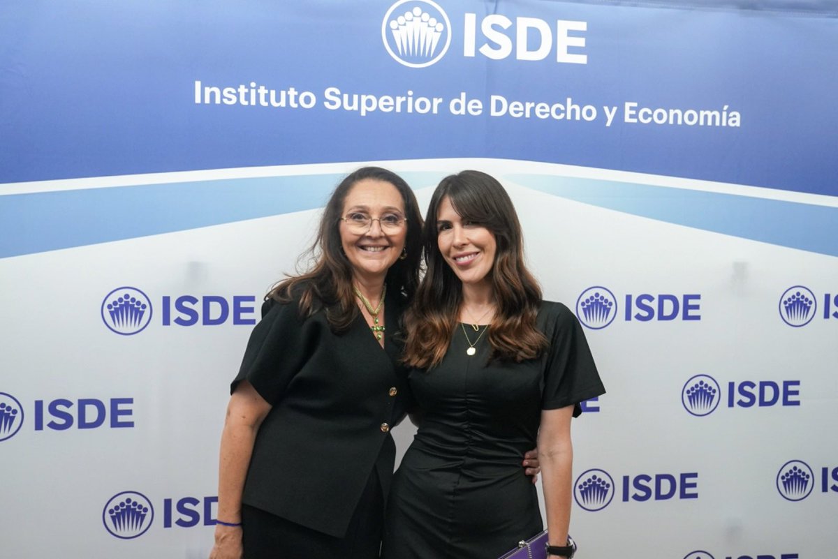 Delia Rodríguez ⚖ (@derechoadelia) on Twitter photo 🧑🎓 La semana pasada tuvimos el honor de compartir con los alumnos de la V Edición del Master de Familia, Infancia y Sucesiones de <a href="/isdeuniversity/">ISDE Law Business School</a> un día muy especial: su graduación.
💡 Hace casi seis años que el CEO de ISDE, Juan José S. Puig, confió en mí para crear un 🧑🎓 La semana pasada tuvimos el honor de compartir con los alumnos de la V Edición del Master de Familia, Infancia y Sucesiones de <a href="/isdeuniversity/">ISDE Law Business School</a> un día muy especial: su graduación.
💡 Hace casi seis años que el CEO de ISDE, Juan José S. Puig, confió en mí para crear un