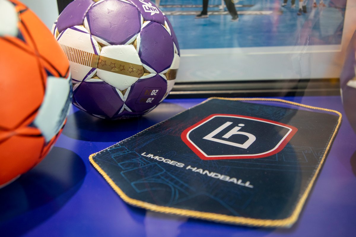 📌 | La vitrine des excellences renouvelle son exposition temporaire en gare de Limoges Bénédictins.
Pour une durée de 6 mois, elle permet de découvrir des talents du territoire :
✅ La porcelaine de la Maison Raynaud
✅ Les souliers d’intérieur de la Manufacture Erel K
✅ Lou