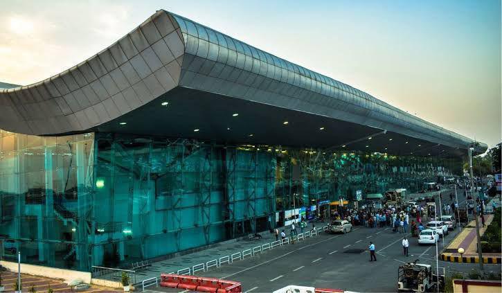 Amritsar Airport (@aaiasrairport) on Twitter photo рдЕрдореГрддрд╕рд░ рд╡рд┐рдорд╛рдирдкрддреНрддрди рджреНрд╡рд╛рд░рд╛ рдкрд┐рдЫрд▓реЗ рдПрдХ рд╕рдкреНрддрд╛рд╣ (21 рдЬреБрд▓рд╛рдИ рд╕реЗ 27 рдЬреБрд▓рд╛рдИ 2025) рдХреЗ рджреМрд░рд╛рди рдХреБрд▓ 352 рдЙрдбрд╝рд╛рди рднрд░реА рдЧрдИ рддрдерд╛ 49,425 рдпрд╛рддреНрд░рд┐рдпреЛрдВ рджреНрд╡рд╛рд░рд╛ рдпрд╛рддреНрд░рд╛ рдХреА рдЧрдИ ред рдЕрдореГрддрд╕рд░ рд╡рд┐рдорд╛рдирдкрддреНрддрди рдпрд╛рддреНрд░рд┐рдпреЛрдВ рдХреА рд╕реБрд╡рд┐рдзрд╛рдЬрдирдХ рдпрд╛рддреНрд░рд╛ рдХреЗ рд▓рд┐рдП рдХрд┐рд╕реА рднреА рдкреНрд░рдХрд╛рд░ рдХреА рд╕рд╣рд╛рдпрддрд╛ рд╣реЗрддреБ рд╕рджреИрд╡ рддрддреНрдкрд░ рд╣реИ ред рдЕрдореГрддрд╕рд░ рд╡рд┐рдорд╛рдирдкрддреНрддрди рджреНрд╡рд╛рд░рд╛ рдкрд┐рдЫрд▓реЗ рдПрдХ рд╕рдкреНрддрд╛рд╣ (21 рдЬреБрд▓рд╛рдИ рд╕реЗ 27 рдЬреБрд▓рд╛рдИ 2025) рдХреЗ рджреМрд░рд╛рди рдХреБрд▓ 352 рдЙрдбрд╝рд╛рди рднрд░реА рдЧрдИ рддрдерд╛ 49,425 рдпрд╛рддреНрд░рд┐рдпреЛрдВ рджреНрд╡рд╛рд░рд╛ рдпрд╛рддреНрд░рд╛ рдХреА рдЧрдИ ред рдЕрдореГрддрд╕рд░ рд╡рд┐рдорд╛рдирдкрддреНрддрди рдпрд╛рддреНрд░рд┐рдпреЛрдВ рдХреА рд╕реБрд╡рд┐рдзрд╛рдЬрдирдХ рдпрд╛рддреНрд░рд╛ рдХреЗ рд▓рд┐рдП рдХрд┐рд╕реА рднреА рдкреНрд░рдХрд╛рд░ рдХреА рд╕рд╣рд╛рдпрддрд╛ рд╣реЗрддреБ рд╕рджреИрд╡ рддрддреНрдкрд░ рд╣реИ ред
