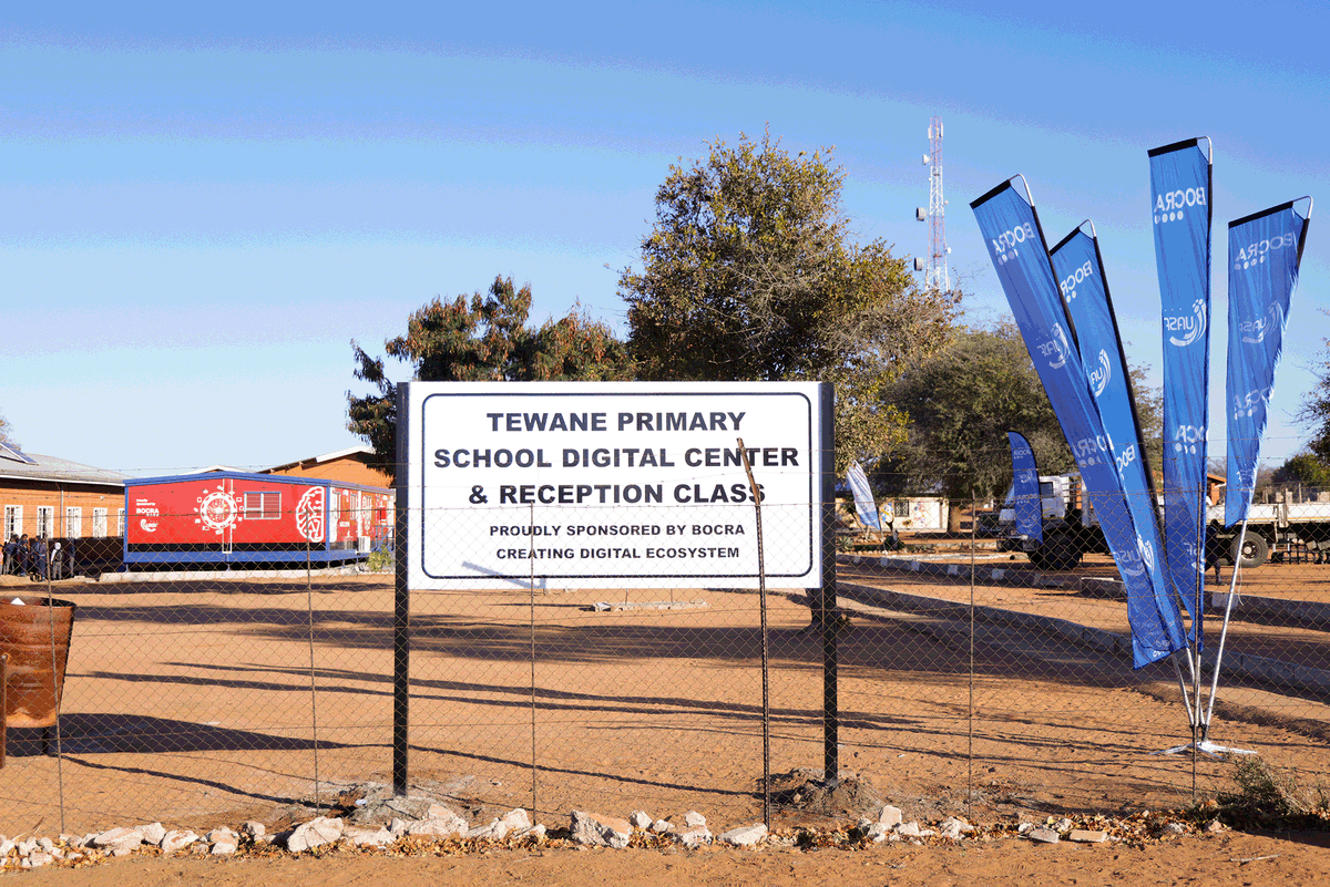 𝗟𝗮𝘂𝗻𝗰𝗵 𝗗𝗮𝘆 𝗮𝘁 𝗧𝗲𝘄𝗮𝗻𝗲 𝗣𝗿𝗶𝗺𝗮𝗿𝘆 𝗦𝗰𝗵𝗼𝗼𝗹 

Hon. David Tshere, Minister of Communications and Innovation will officiate this special event. 

#𝗕𝗢𝗖𝗥𝗔 
#𝗨𝗔𝗦𝗙 
#𝗧𝗲𝘄𝗮𝗻𝗲𝗣𝗿𝗶𝗺𝗮𝗿𝘆𝗦𝗰𝗵𝗼𝗼𝗹
#𝗕𝗿𝗶𝗱𝗴𝗶𝗻𝗴𝗧𝗵𝗲𝗗𝗶𝗴𝗶𝘁𝗮𝗹𝗗𝗶𝘃𝗶𝗱𝗲