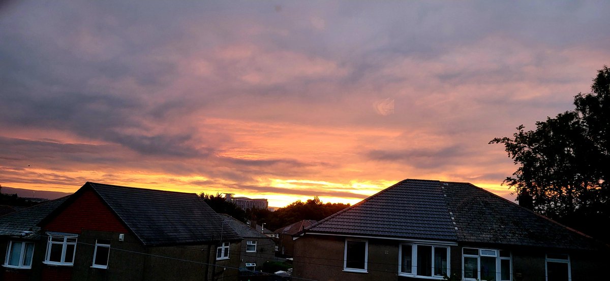 #sunrise #shepards #warning 
#Glasgow #weather